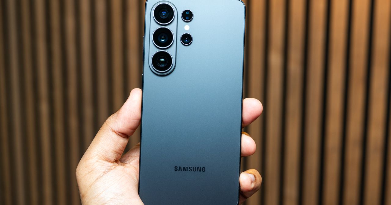 Samsung Galaxy S26 Ultra Review: The Privacy Screen Samsung Galaxy S26 Ultra Review: The Privacy Screen