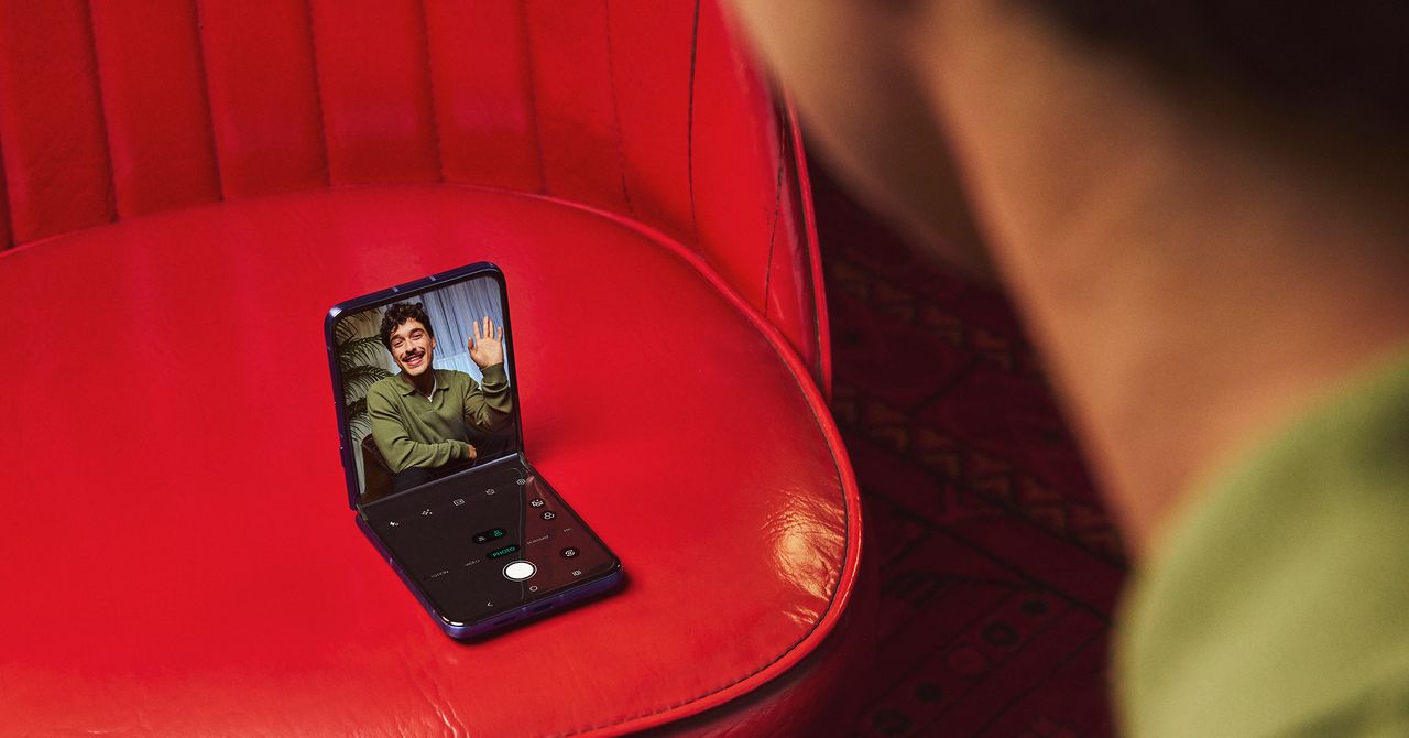 Motorola’s New Razr Folding Phones Command a Higher Price With Few Upgrades Motorola’s New Razr Folding Phones Command a Higher Price With Few Upgrades