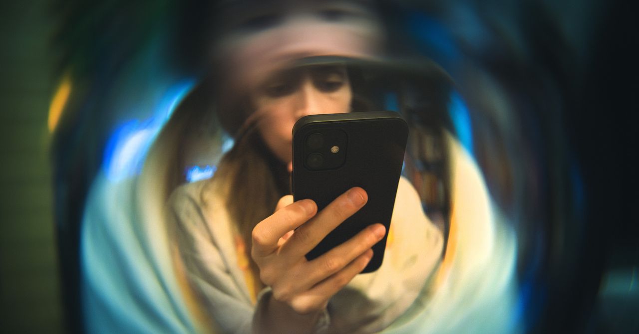 All the Ways You Can Make Reading on Your Phone Easier All the Ways You Can Make Reading on Your Phone Easier